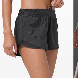 🖤 Lululemon Hotty Hot Short II - Long 4" - Size 8 - Polka Dot Logo Multi Black